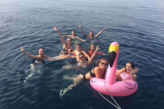 Private Sailing Trip in Barcelona with Drinks