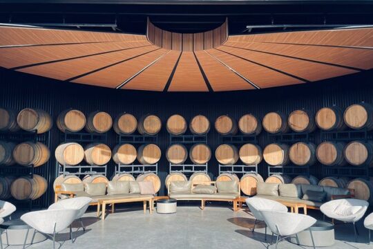 "Adelaide Hills Escape: Wine, Scenery, and Charm"