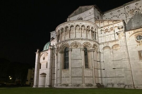 Night Walking Tour in Lucca