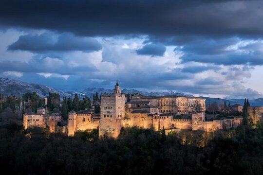 Granada Exclusive Combo Tour : Alhambra + Generalife Guided Tour