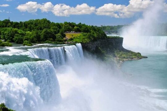 Small Group Tour of Niagara with Boat Cruise from Toronto