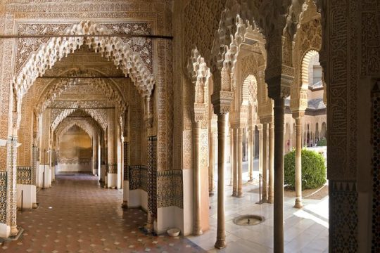 Alhambra and Albaicin+Sacromonte Premium Guided Tour