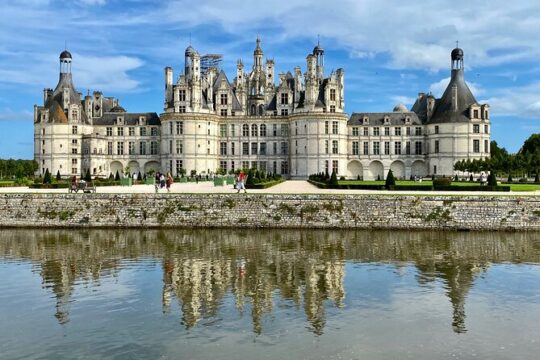 Chambord, Chenonceau, Da Vinci Castle Small group Trip from Paris