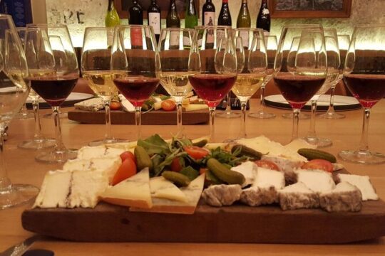 Food Tour Near Eiffel with Wine Cheese Tasting & Hotel Pick up