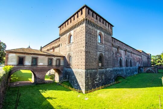 Historic Milan: Exclusive Private Tour with a Local Expert