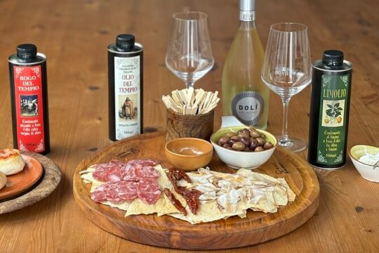 Olive Oil Museum: Extravirgin lesson with food and wine tasting