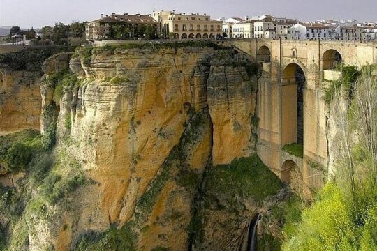 Full Day Private Tour to Ronda and Marbella from Málaga