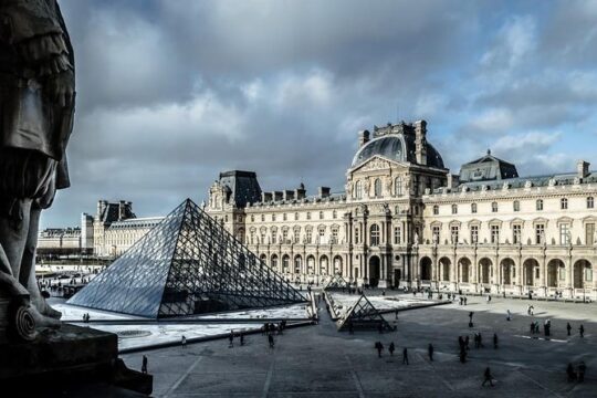 PARIS: Louvre Tour
