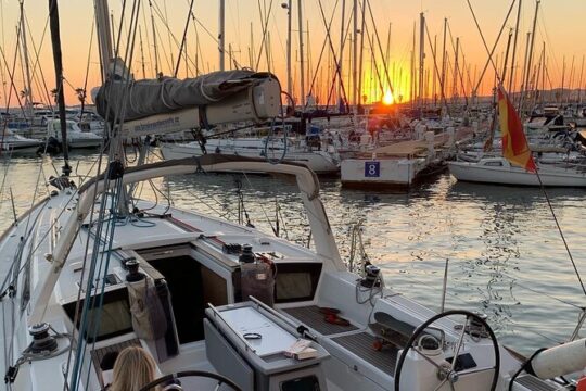 2 Hour Small Group Sunset Sail inc Tapas & Drinks