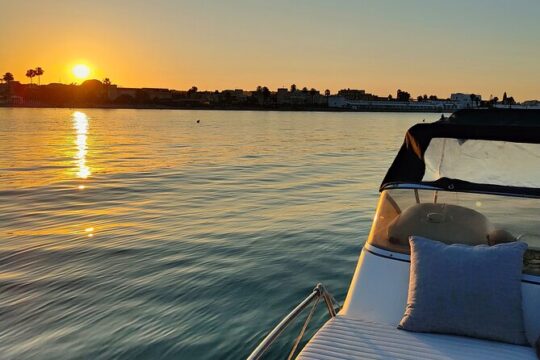 Cagliari: Sunset Boat tour with Prosecco