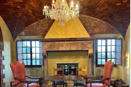 Private visit to the home of Grand Duke Leopold of Tuscany, dinner and wine