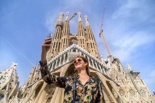 Barcelona Gaudi and Sagrada Familia Tour