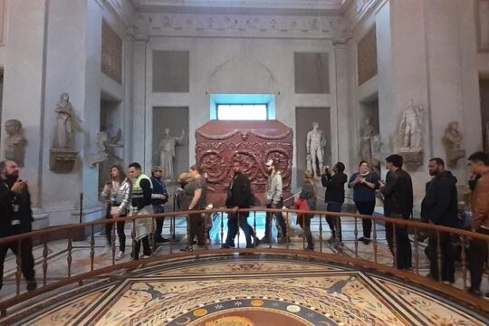 Exclusive Guided tour: Vatican Museums, Sistine Chapel and St. Peter's Basilica.