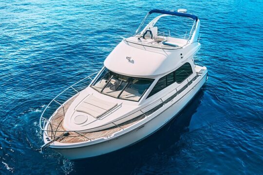 Yacht Meridian 40FT Best Private Tour in Cancun to Isla Mujeres