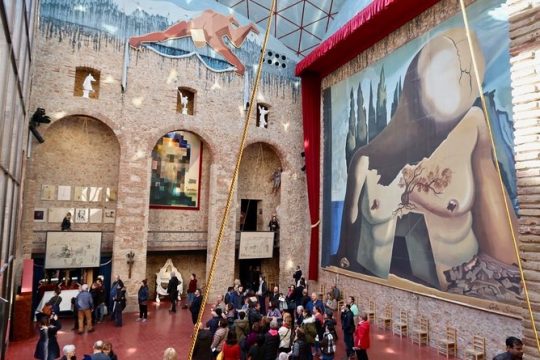 Girona and Figueres Private Day Tour from Barcelona (A/C Car)