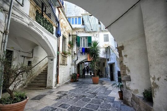 Tour in Bari on foot