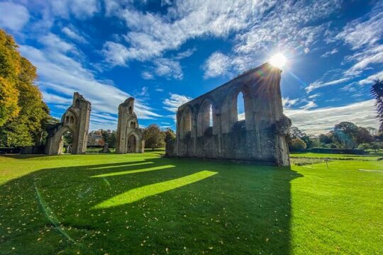 Private Day Tour to Stonehenge and Glastonbury
