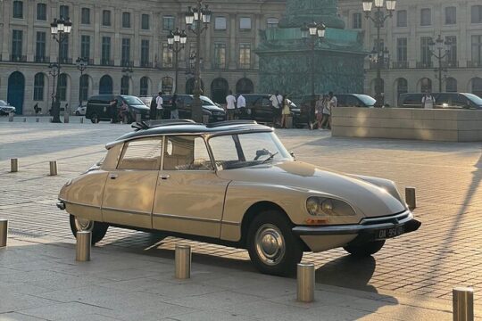Vintage Private Tour in Paris : Iconic French Citroën DS