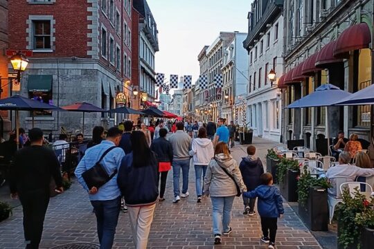 Old Montreal at Twilight Walking Tour Semi-Private