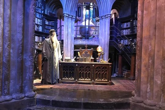 Harry Potter Studios and Film Locations Guided Tour from London