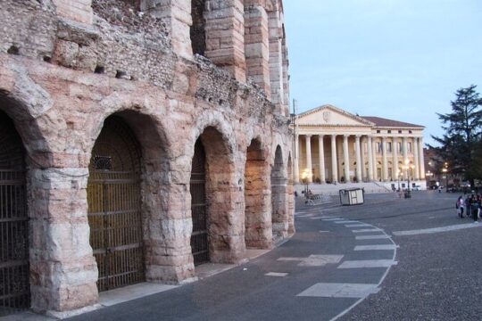 Private Full Day Tour from Milan to Verona with local tour guide and fast train