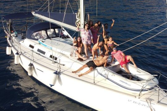 2hrs Private Sailing Tour in Barcelona with Skipper