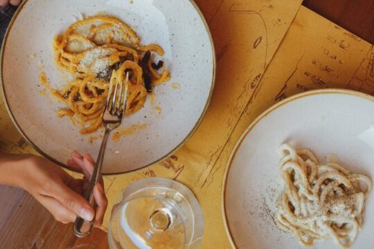 Rome: Fully Loaded Trastevere Food Tour with Dinner and Wine