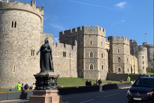Private Vehicle Round-trip From London to Windsor Castle