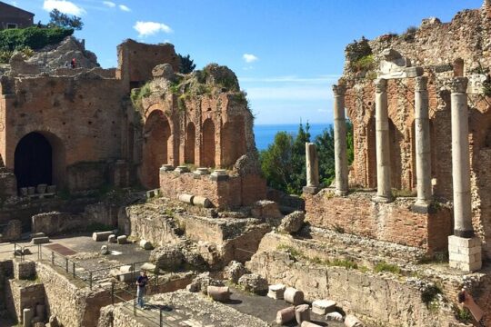 Day tour to Taormina, Castelmola and Isola Bella