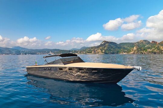 8 Hour Motorboat Tour of the La Maddalena Archipelago