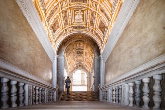 Venice: Doge's Palace Guided Tour and Gondola Ride
