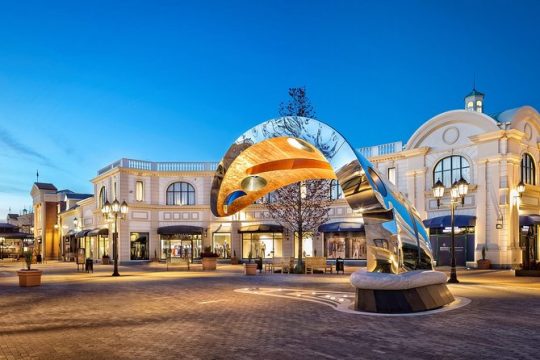Vancouver Lay Over Shopping (Mc ArthurGlen Designer outlet Mall ) Tour Private