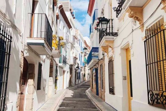 Private Transfer From Barcelona to Sitges