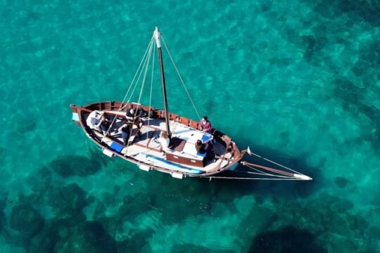 Gulf of Cagliari boat tour with "VENERE SAILING" aperitif