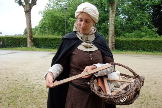 Unusual guided tour of Dinan immersed in the Middle Ages