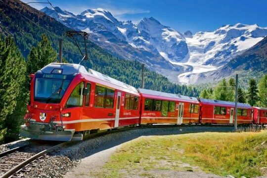 Private tour to Bernina train & Lake Como. Hotel pick-up
