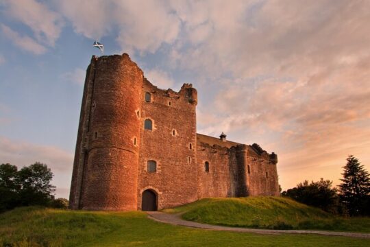 Private Tour by Castles from Edinburgh