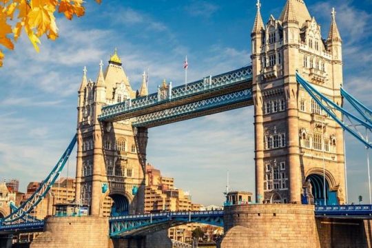 London City Private Walking Tour with a Local: Tailored to Your Interests