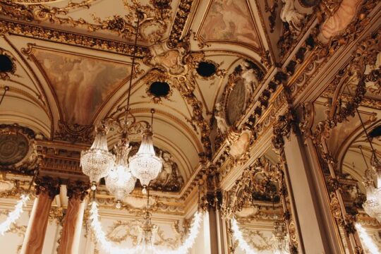 5 Hours Paris City Tour with Seine River Lunch Cruise and Galeries Lafayette
