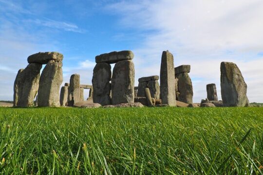 Private Archaeologist-Led Stonehenge, Bath and Avebury Tour