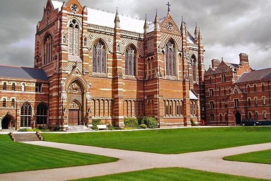 Private full day tour to Oxford and Cambridge from London with Hotel Pick Up