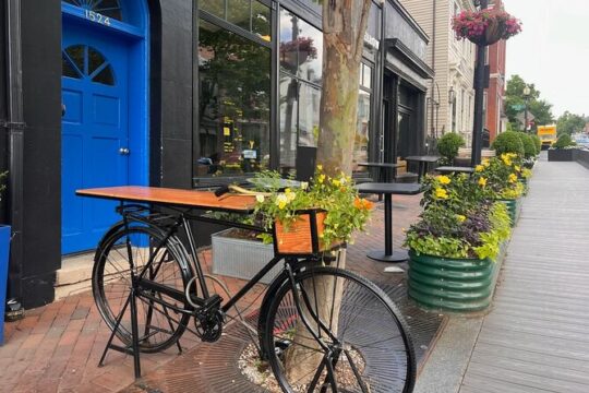 Cobblestones & Croissants Breakfast & History Tour in Georgetown