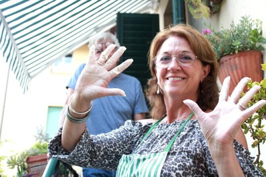 Market Tour & Traditional Tuscan cooking class in a garden