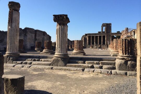 Pompeii-Herculaneum-Vesuvius tour with licensed guide included