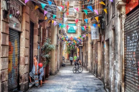 Explore Barcelona's Trendy El Born With A Local Host