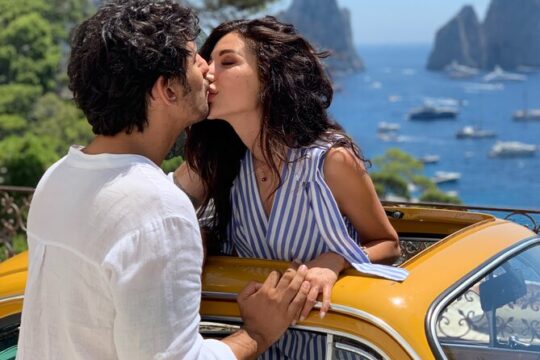 Dolce Vita vintage photo experience with yellow Fiat 500