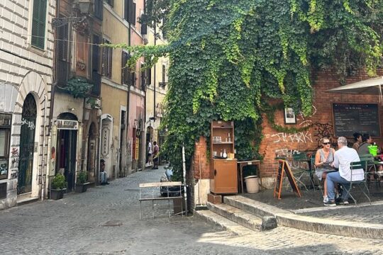 EAT AND DRINK LIKE A LOCAL - Wine Tasting in Trastevere w/ Gelato