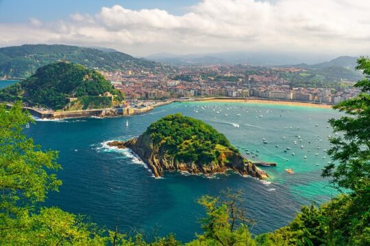 Private Trnasfer From Barcelona To San Sebastian, 2 Hour Stop