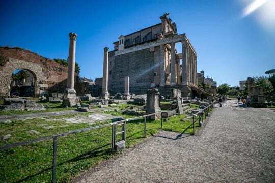 Skip-the-line Private Tour of Colosseum & Ancient Rome Wonders