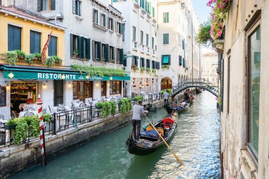 Venice Gondola ride with Skip the Line Doge's Palace tour